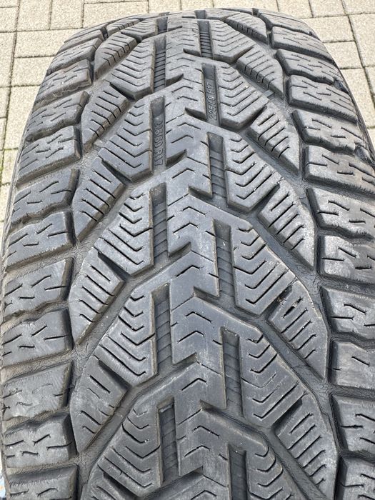 Opony zimowe Kormoran Snow R17 225/50