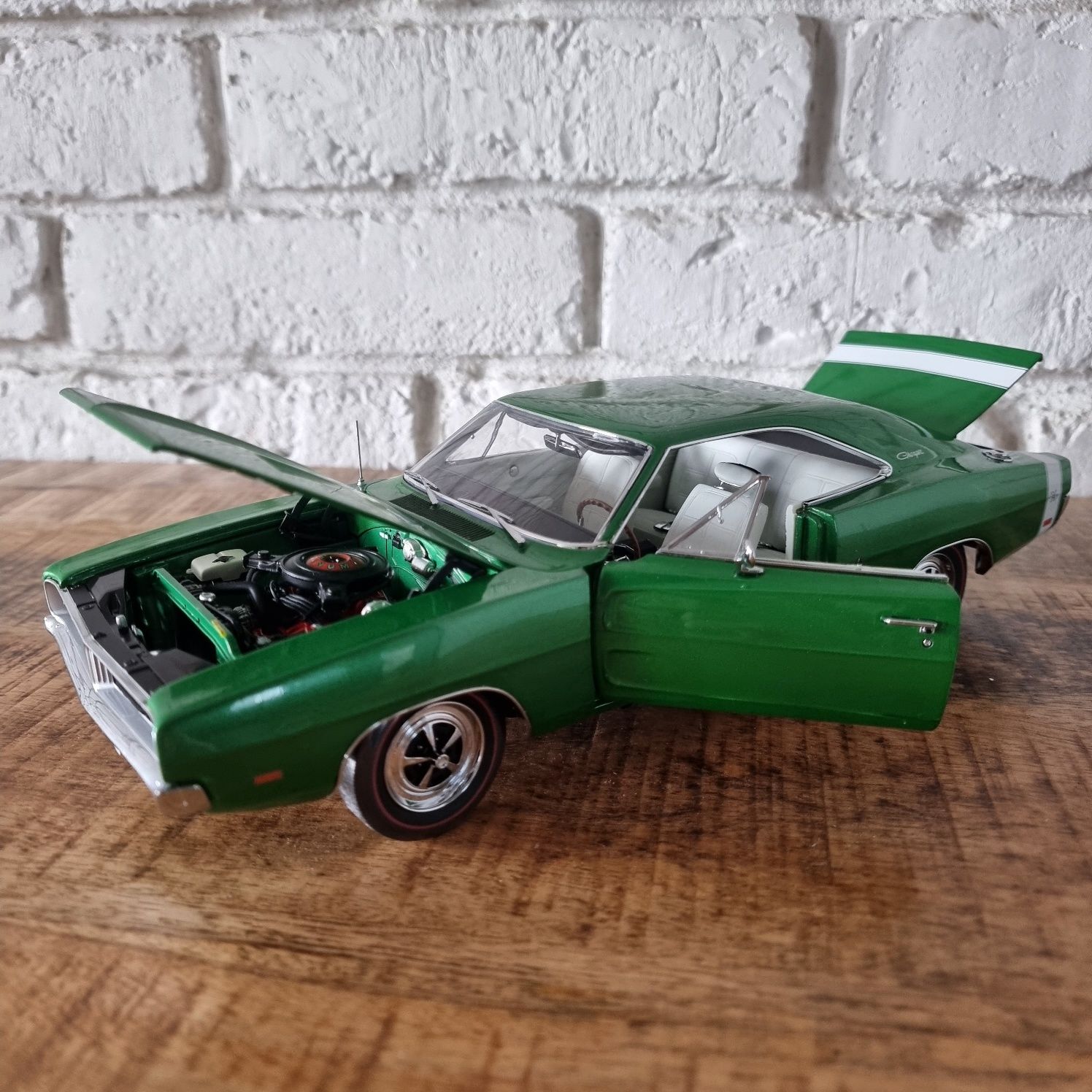 Dodge Charger 69 American Muscle Authentics 1:18