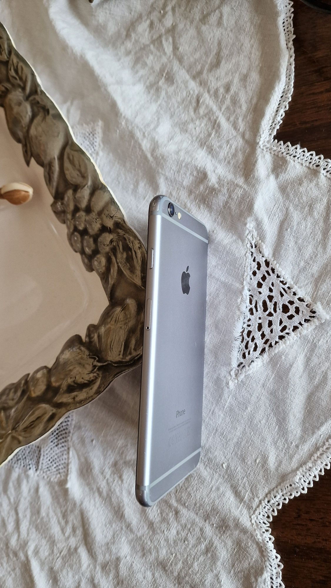 Telemóvel IPhone 6S Plus / 64 GB