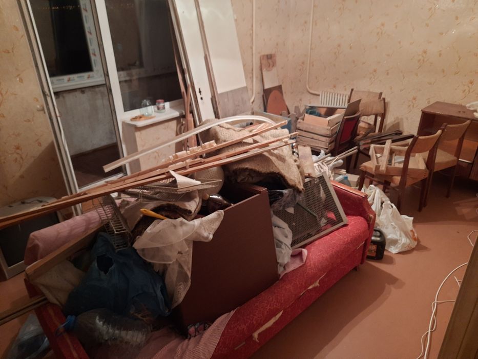 Вывоз мусора веток уборка территории