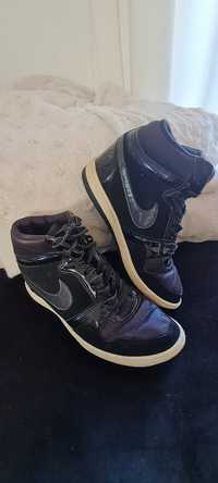 sneakers nike czarne koturna