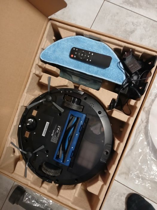 Robot sprzątająco myjący