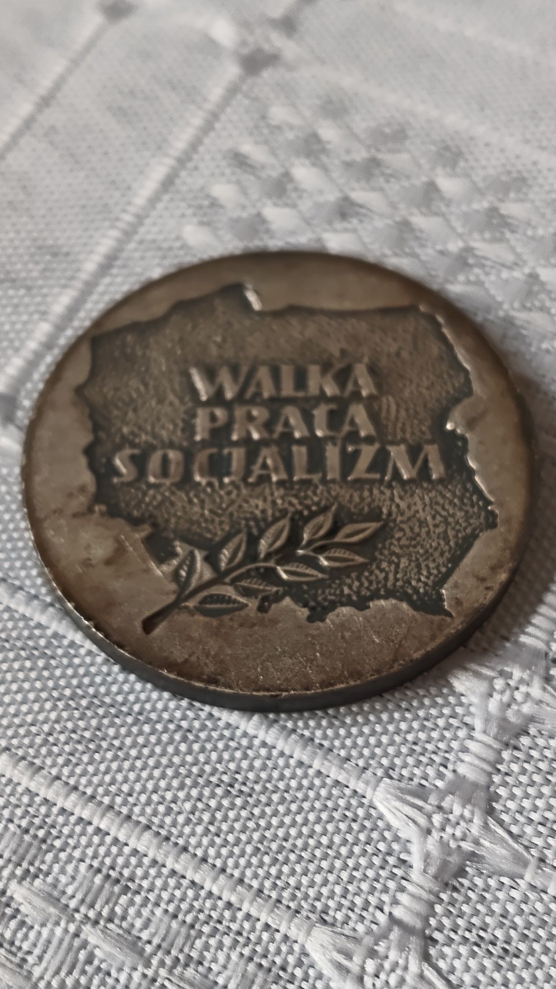 Medal na  40 lat PRL-U