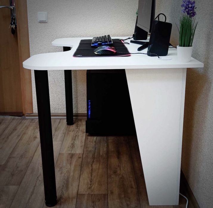 Компьютерный игровой стол