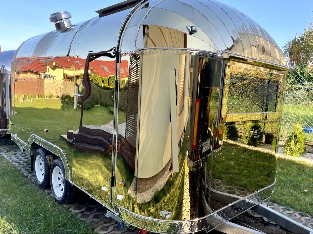 Nowa przyczepa gastronomiczna Shine Summer S Gold 4,5m food truck