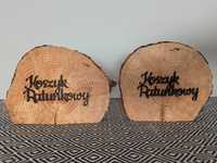 Koszyk ratunkowy - napis na drewnie