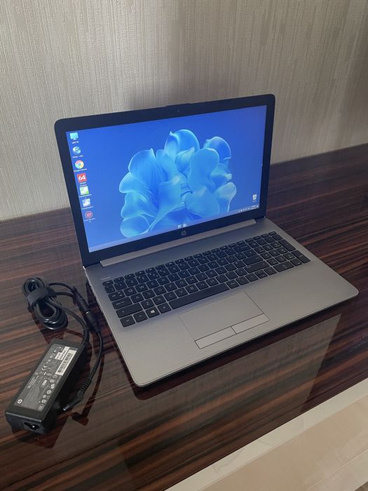 Ігровий ноутбук HP 255 G7 Ryzen 5 8GB DDR4 256GB SSD Windows 11 pro