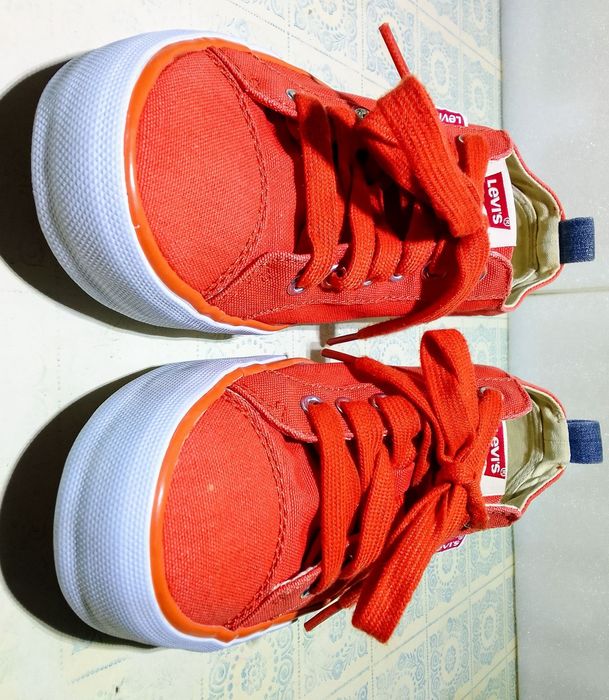 Кеды, мокасины LEVI'S. Оригинал. Женские. Жіночі кеди.