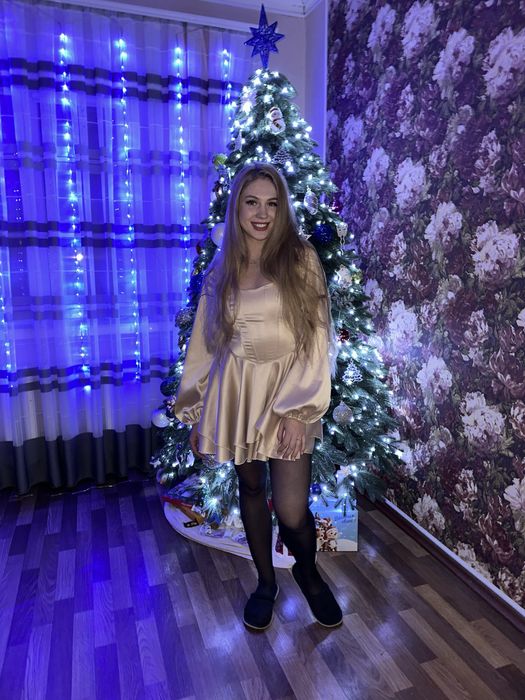 Атласна корсетна сукня