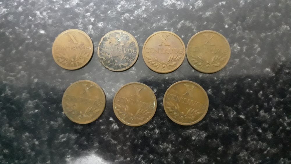Várias notas e moedas escudo e outros