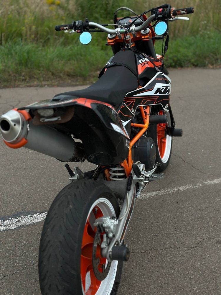 Ktm supermoto 690