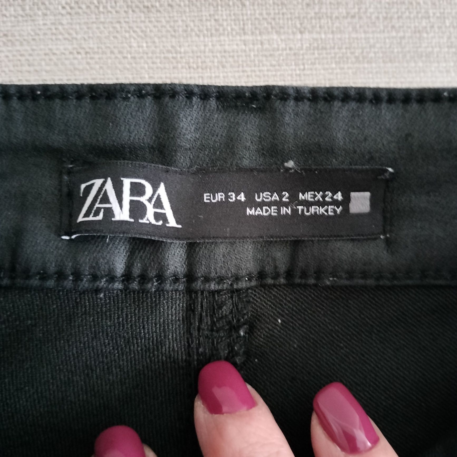 Calças skinny enceradas Zara 34/ Excelente estado