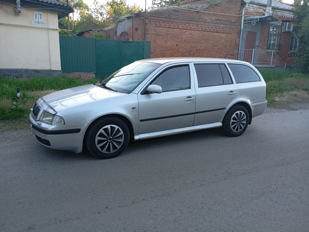 Продам автомобіль Skoda Octavia
