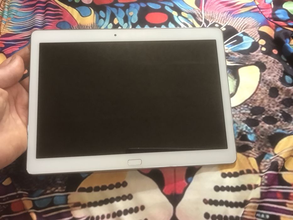 Звонящий планшет Huawei M2. 2/16 GB, экран 10 дюймов. Отличный