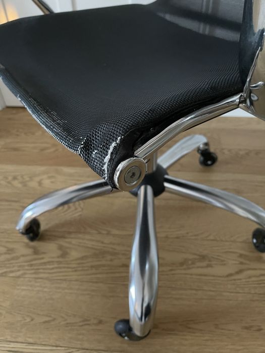 Крісло офісне чорне сітка, офісний стілець