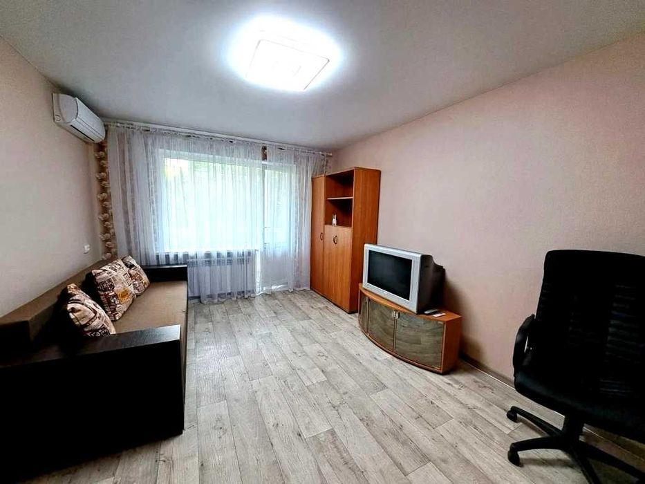 Продам 3х комн м Холодная гора 4/9 с ремонтом, меб