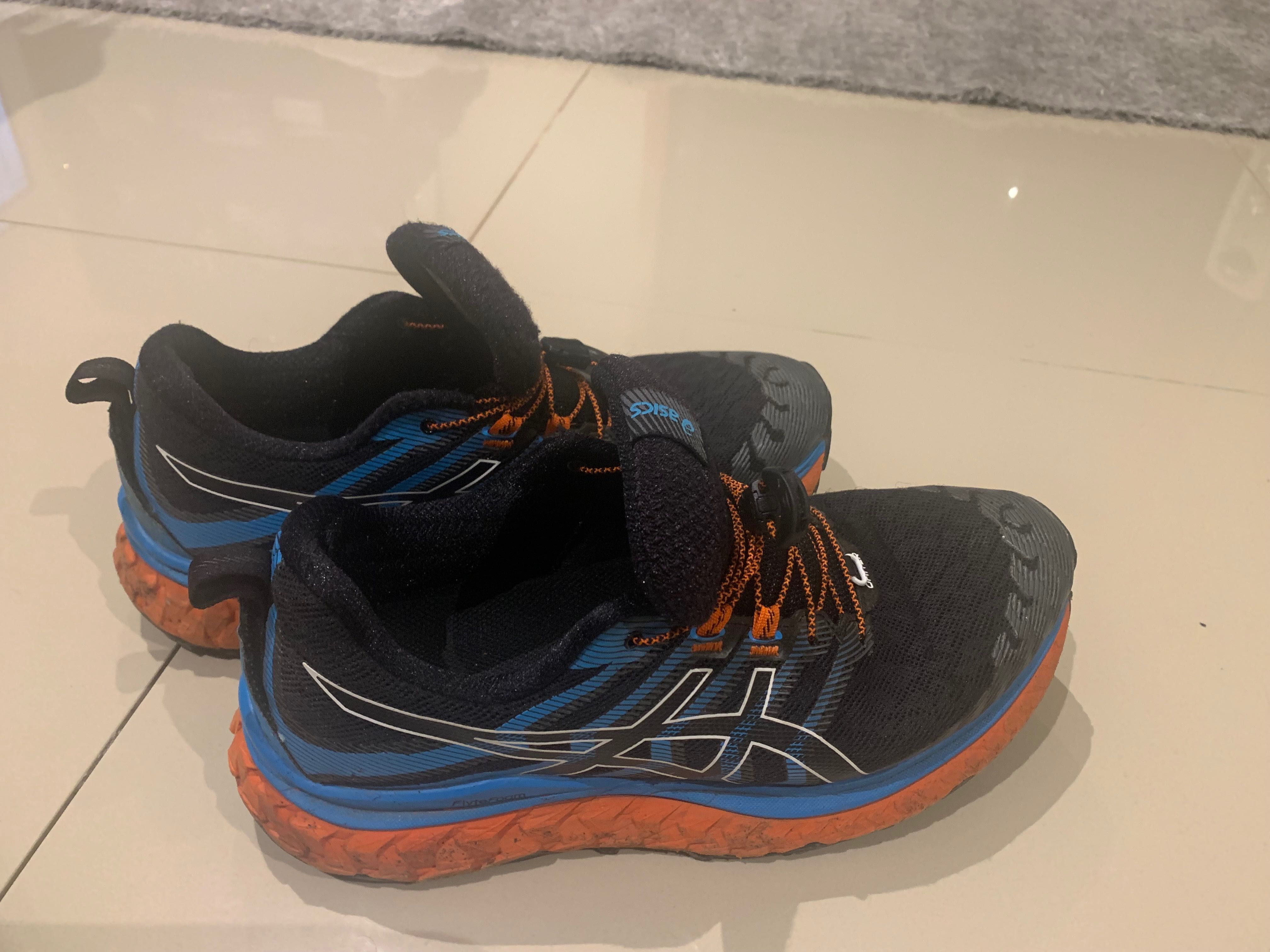 Ténis ASICS TRABUCO (Trail) tamanho 44