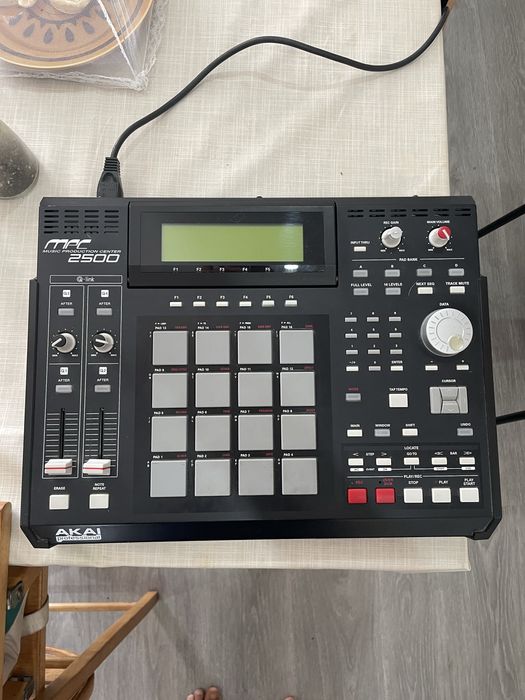 AKAI MPC2500 Max RAM/HDD JJOS XL 3.80