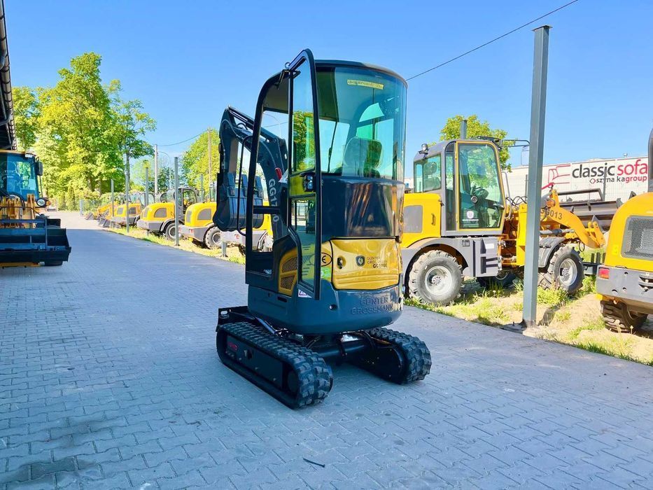 Minikoparka ruchome ramie, rozsuwane gąsienice, kabina GG1700C