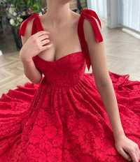 Piękna koronkowa czerwona suknia nowa  38 M