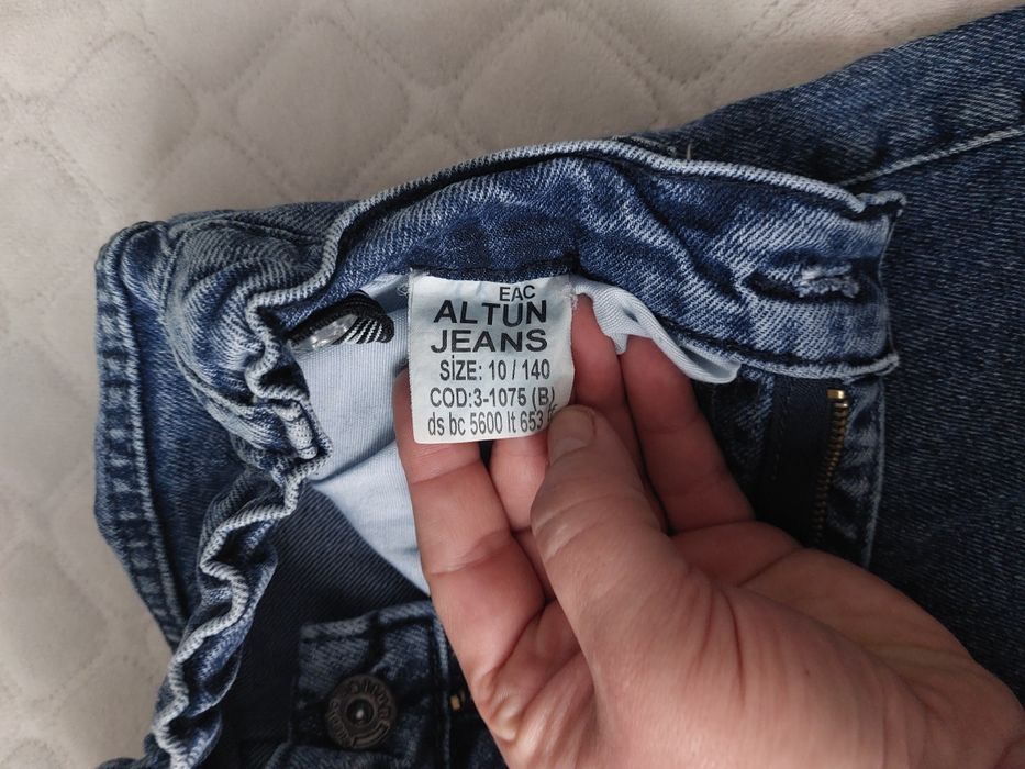 Джинси та спортивні штани для дівчинкичи