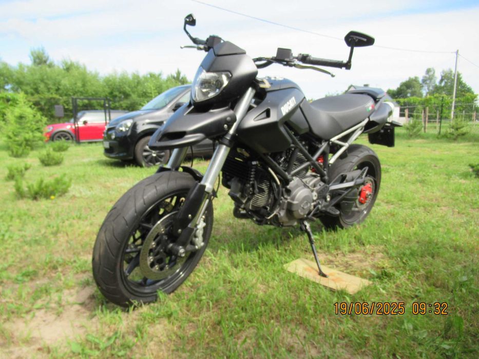 Ducati Hypermotard 796