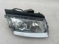 VW Passat B5 reflektor xenon prawy