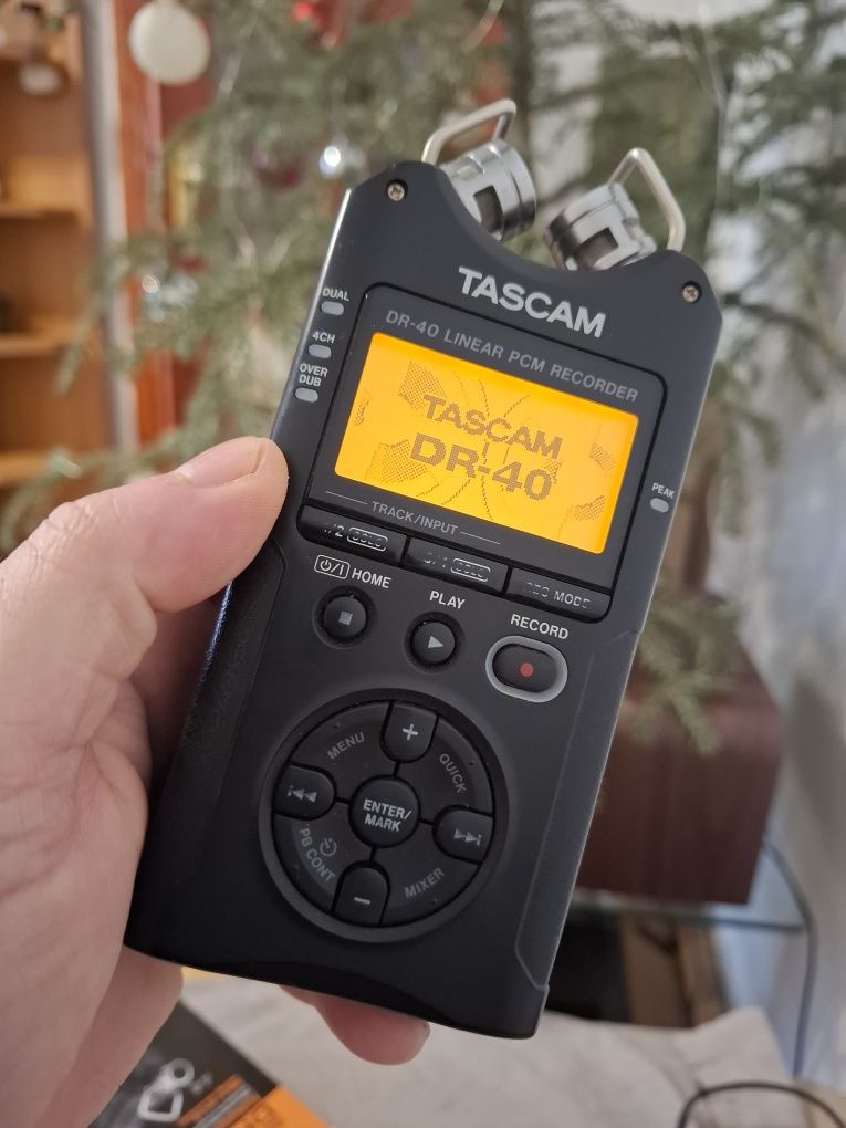 Аудіорекордер Tascam DR 40