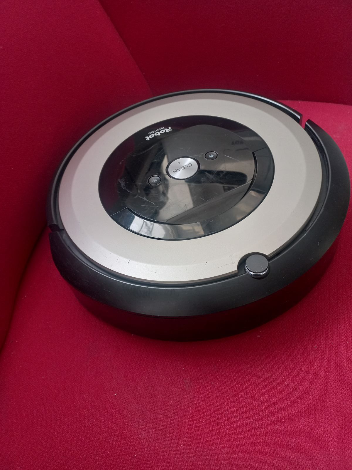 Робот-пилосос iRobot Roomba e6