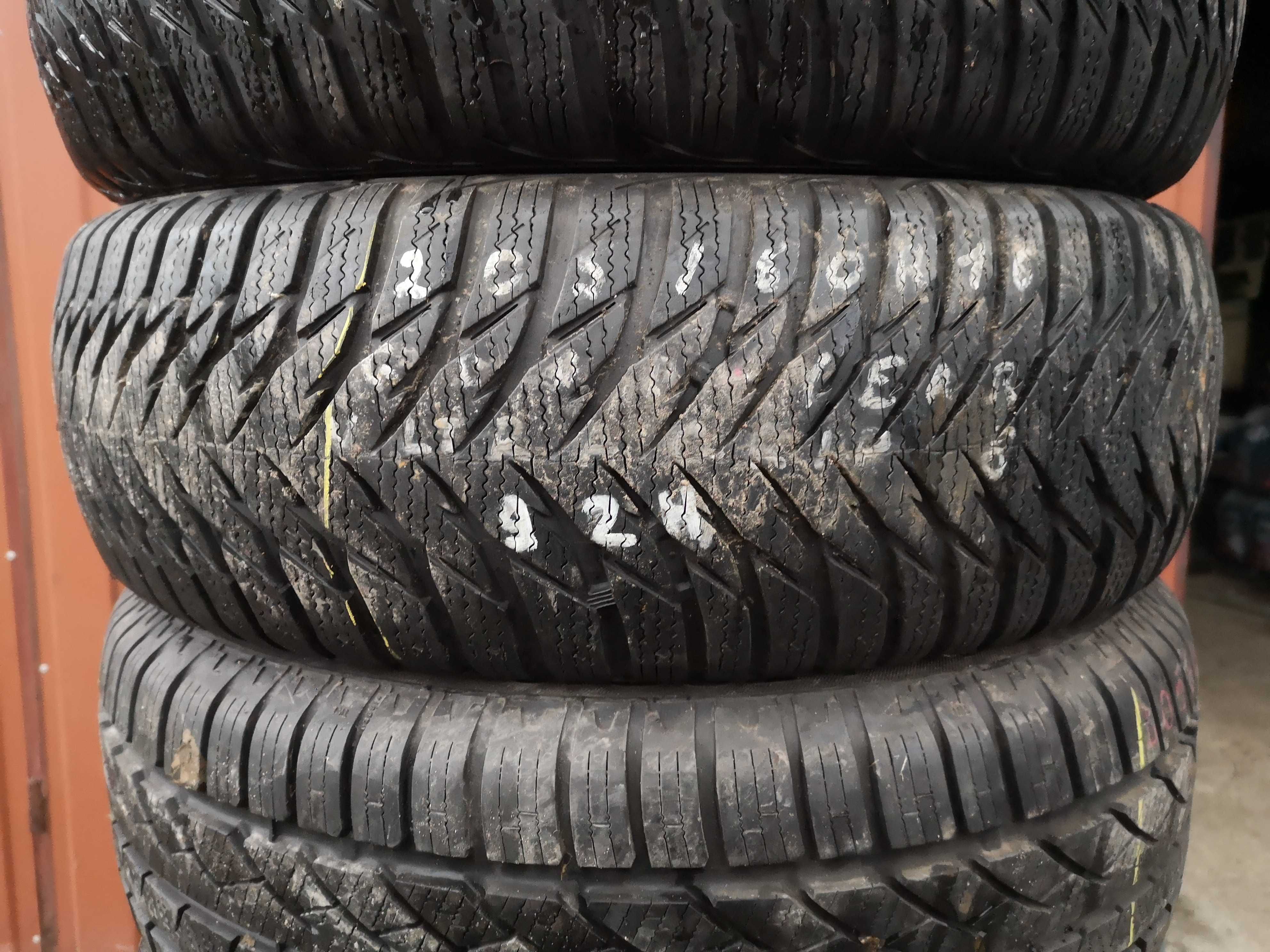 205/60 R16 92H - GoodYear Ultra Grip 8 (2 sztuki)