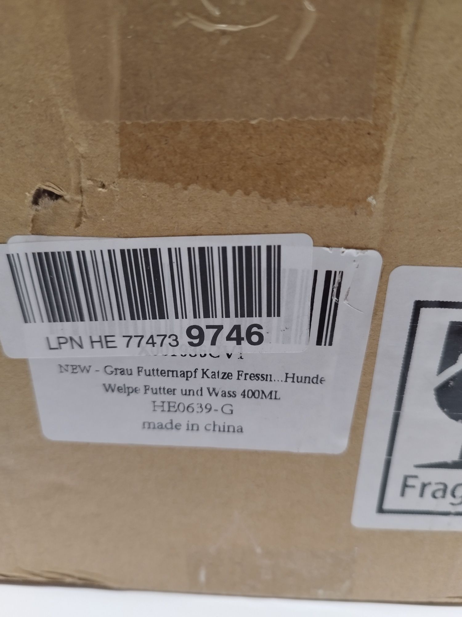 Ceramiczna miska dla zwierząt na stojaku