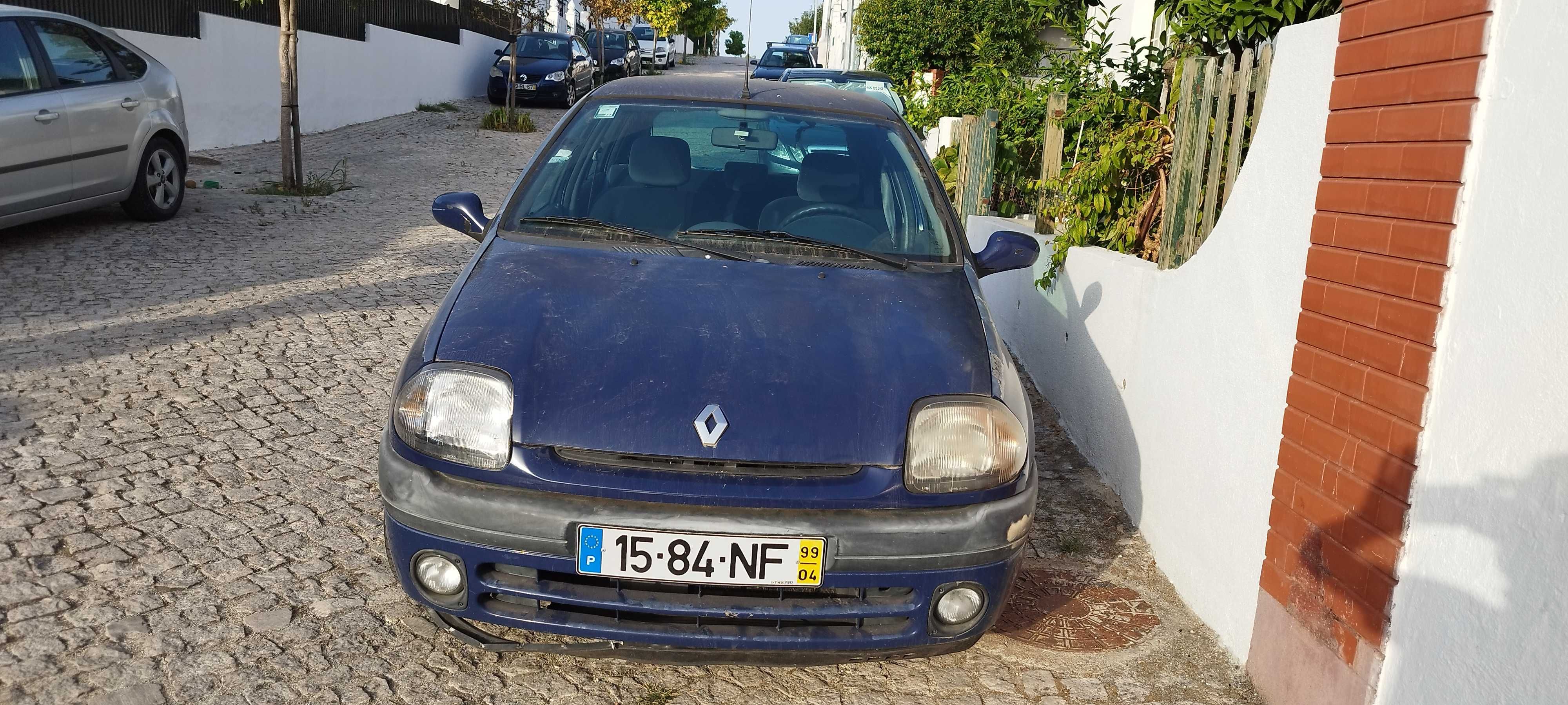 Renault Clio de 1999 com 95000Km
