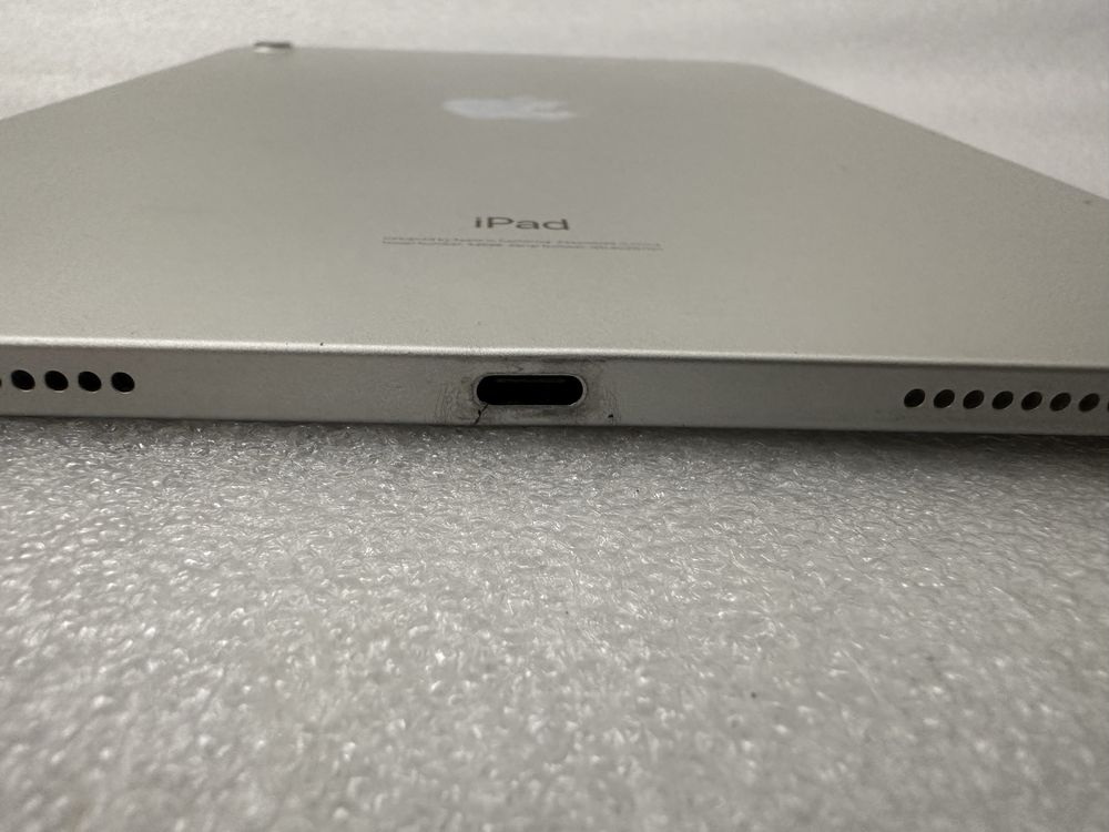 iPad 10 256гб 10.9 2022 нюанс на корпусі