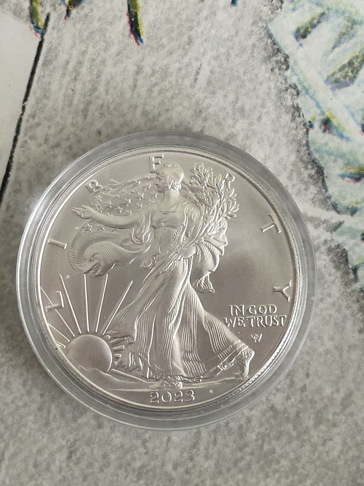 Монета доллар США