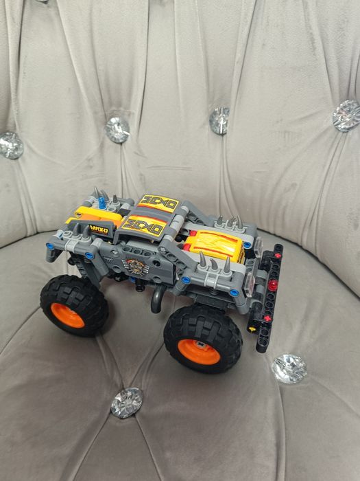 Klocki samochody 2 różne