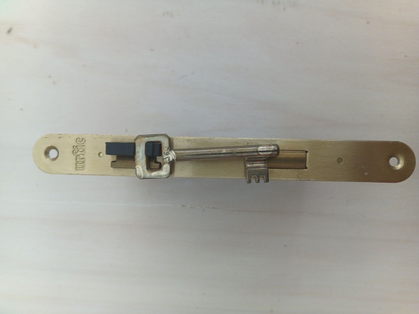 Vendo ferragens para portas interiores