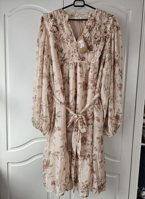 Newbie Woman nowa sukienka w kwiaty M jak L