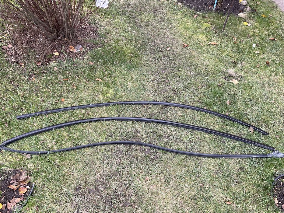 Молдінг верхній Tesla model Y, лівий і правий, стан ідеальний