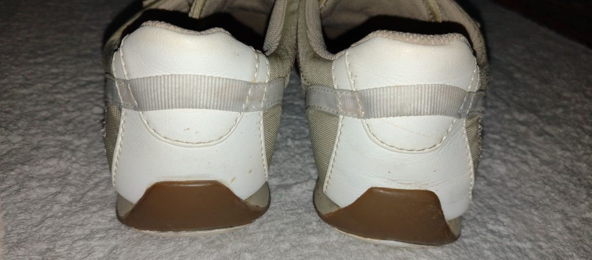 Продам женские кроссовки ESPRIT