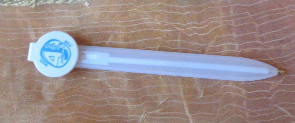 Cordão c/ gancho + Lápis carvão + Esferográfica - Novos