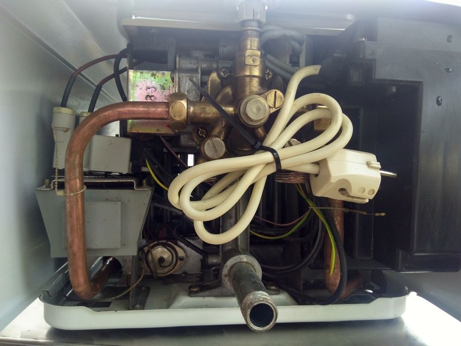 Esquentador Vailant (ótimo funcionam.) 11 litros(gás natural ou bilha)