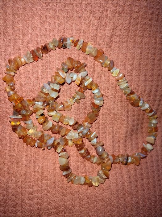 Colares de pedras naturais