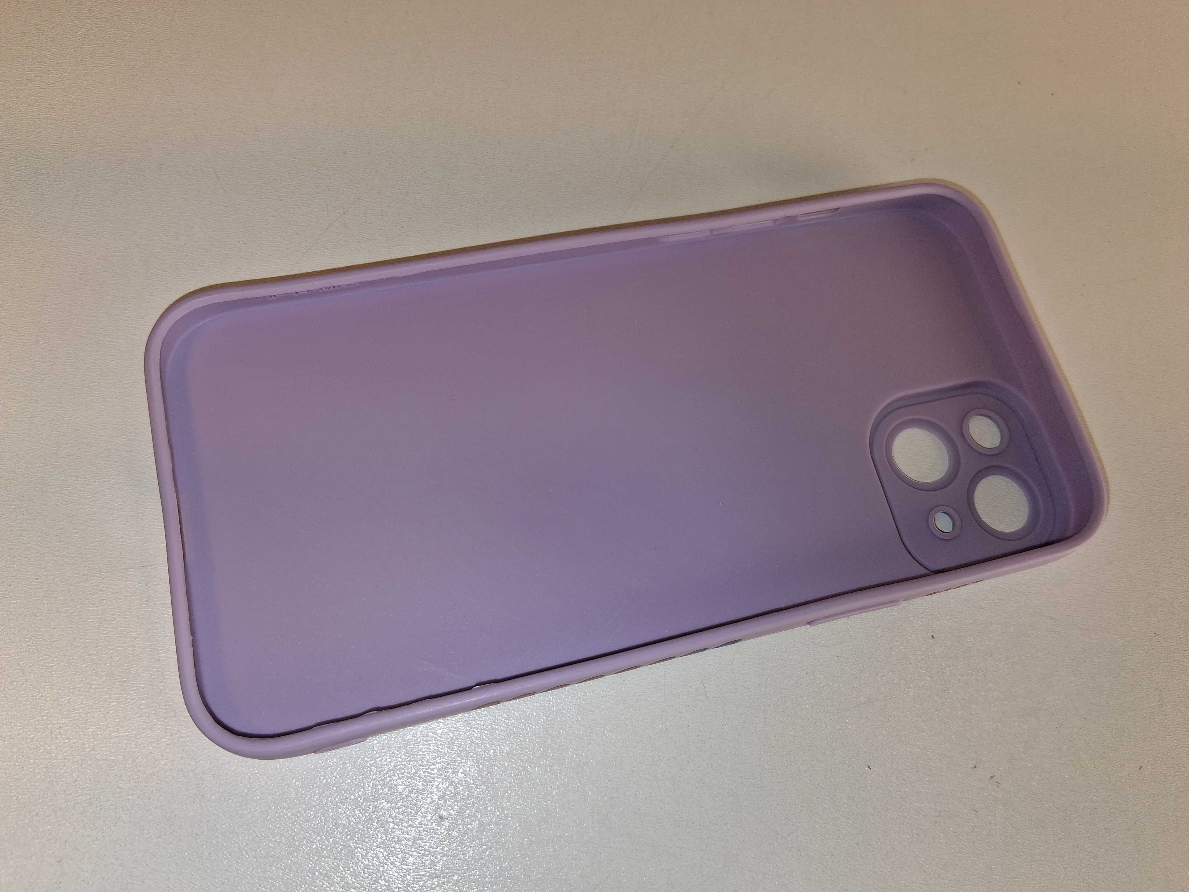 E107 Etui iPhone 14 Plus Fioletowe Silikonowe Wzór Serduszka Ochronne