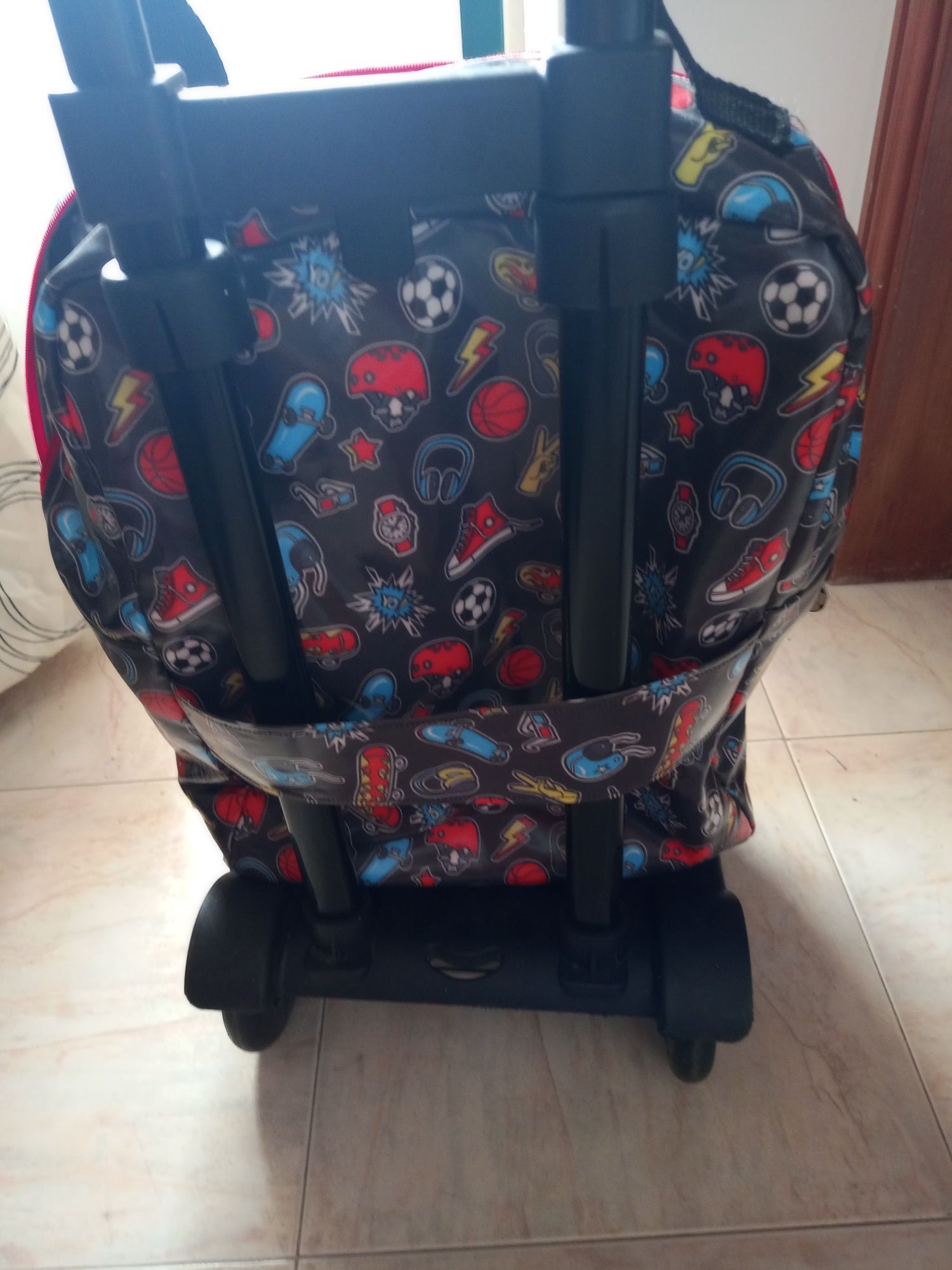 Mochila de criança plastificada com troley