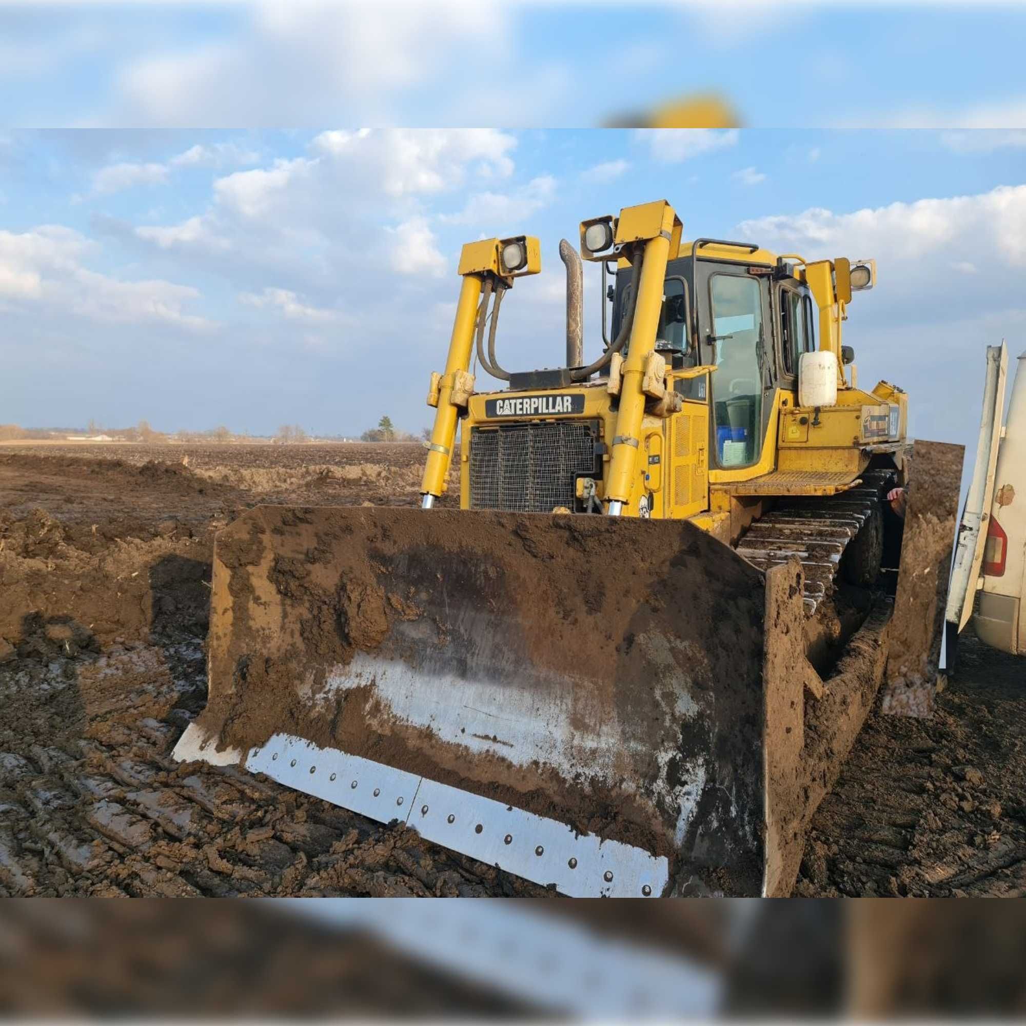 Комплексні земляні роботи, оренда спецтехніки, будівництво
