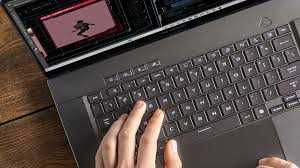 Інваліду дитинства дуже потрібен ноутбук для роботи в інтернеті