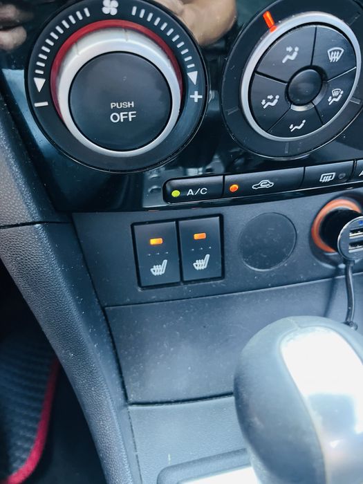 Авто Мазда 3  2008 год