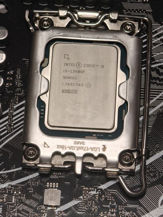 Asus Z790-P Wifi + i5 13400f + 16gb ddr5