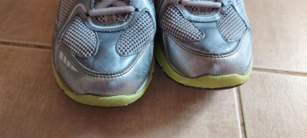 Skechers tone-ups