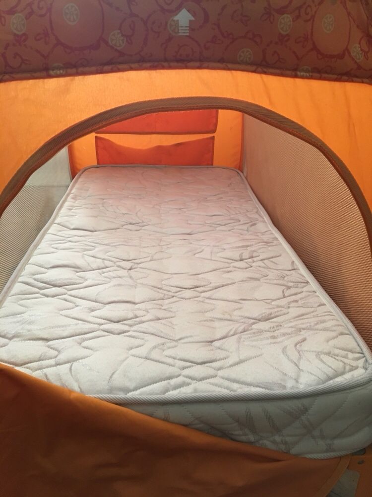 Cama de viagem + colchão